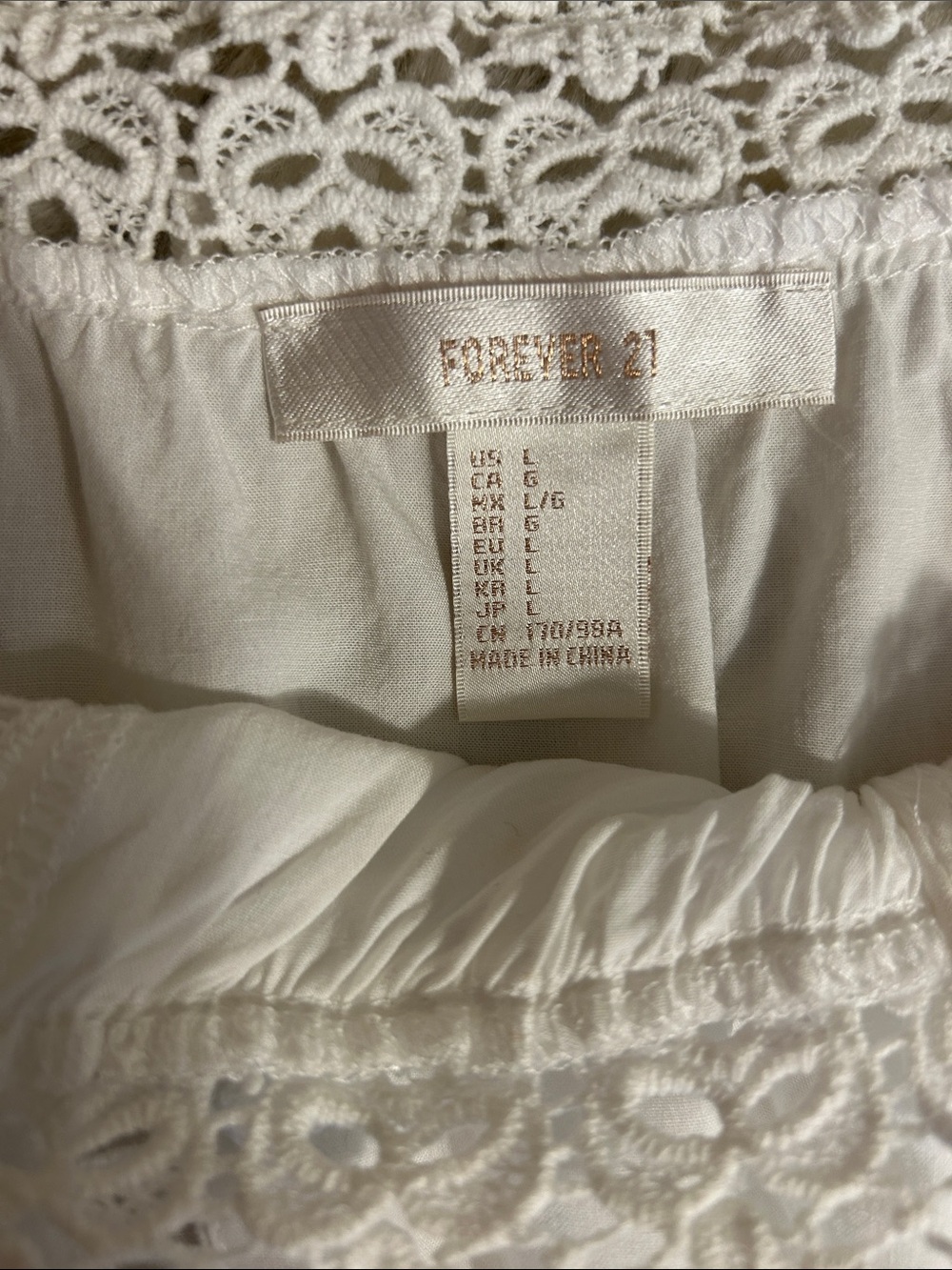 Beautiful Romantic Off-The-Shoulder White Dress - Picture 11 of 11